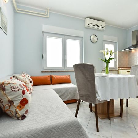Apartments Nevina 1230 Πούλα Εξωτερικό φωτογραφία